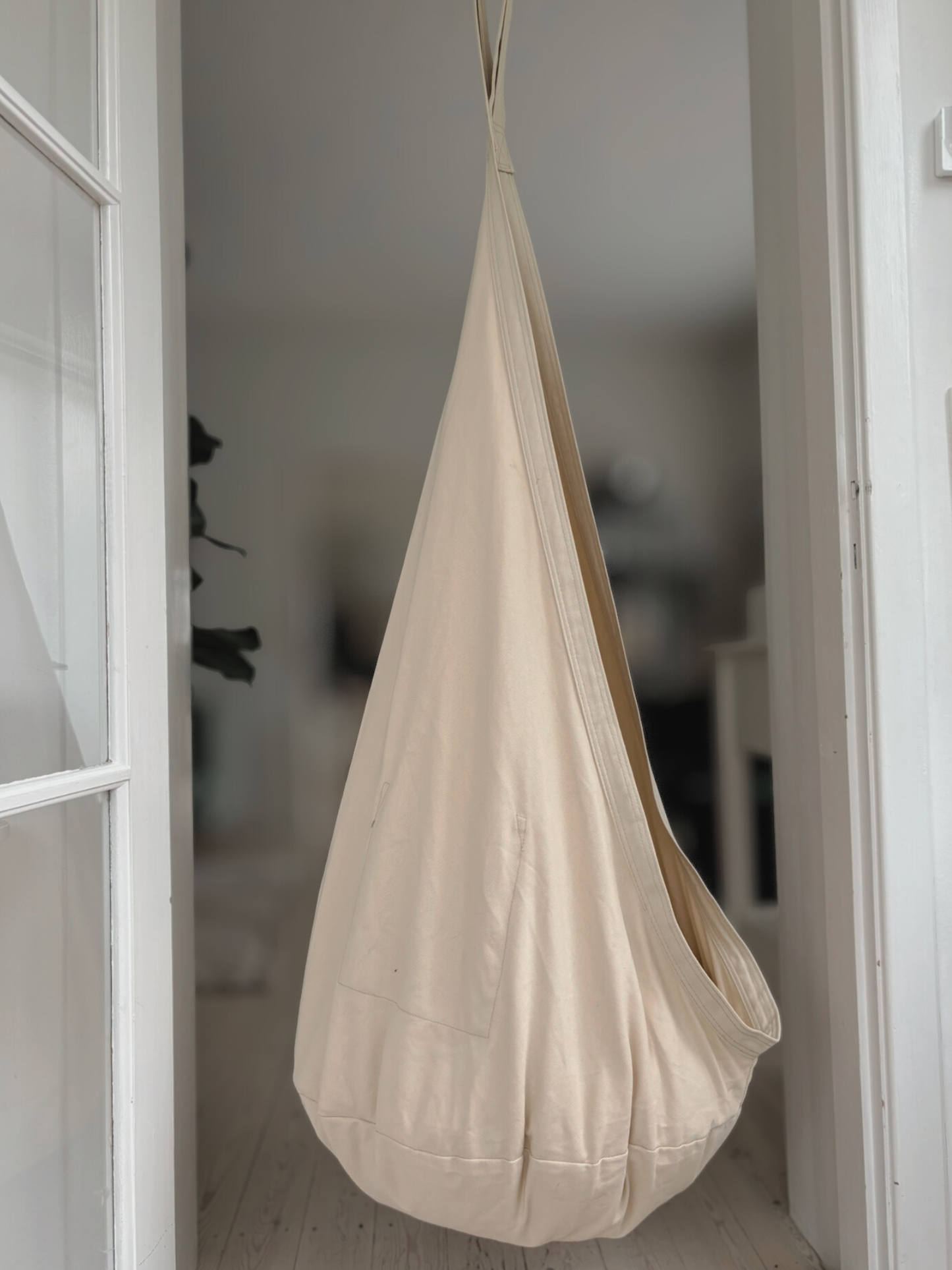 Softnest Copenhagen Hængehule i beige med rosa kant // UDSOLGT