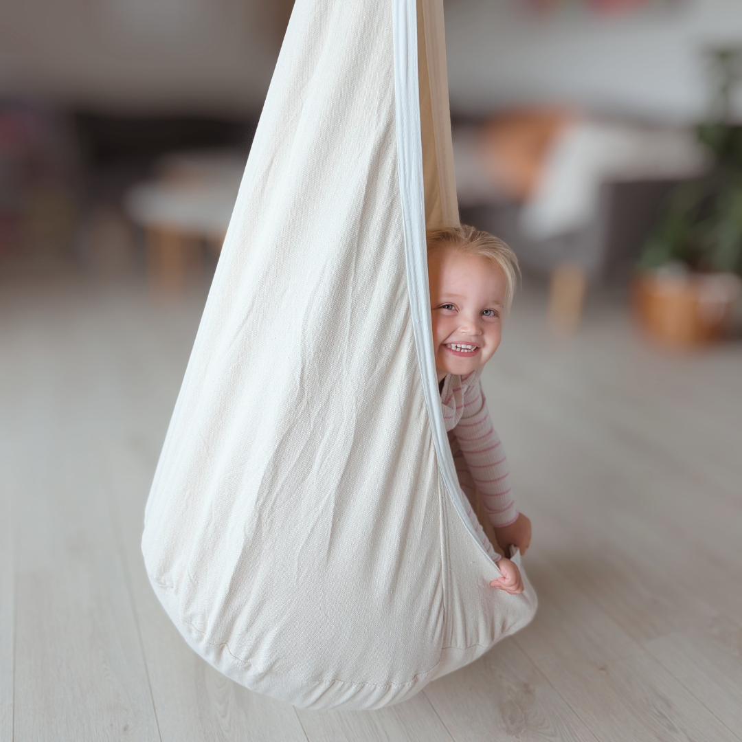 Softnest Copenhagen Hængehule i beige med rosa kant // UDSOLGT